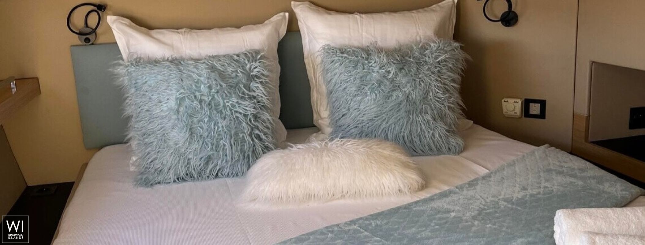 ZEN  Fountaine Pajot Sanya 57 Interior 9