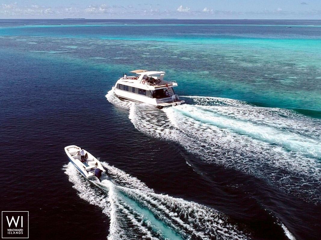 OVER REEF   Catamaran 54' Exterior 8