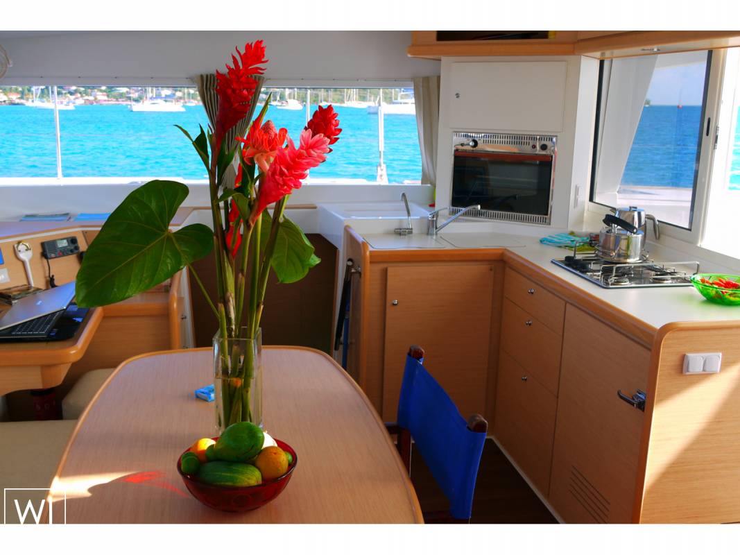 Lagoon 400 Lagoon Catamaran Interior 10