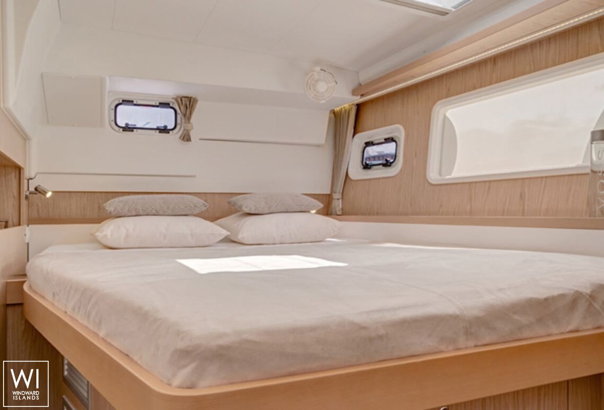Lagoon 400 Lagoon Catamaran Interior 7