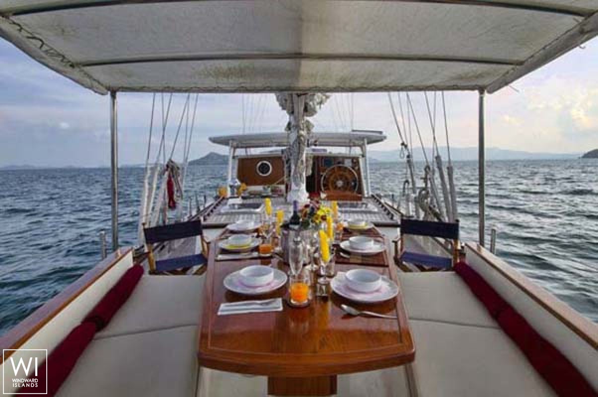 Ketch 25M Colvin Exterior 3