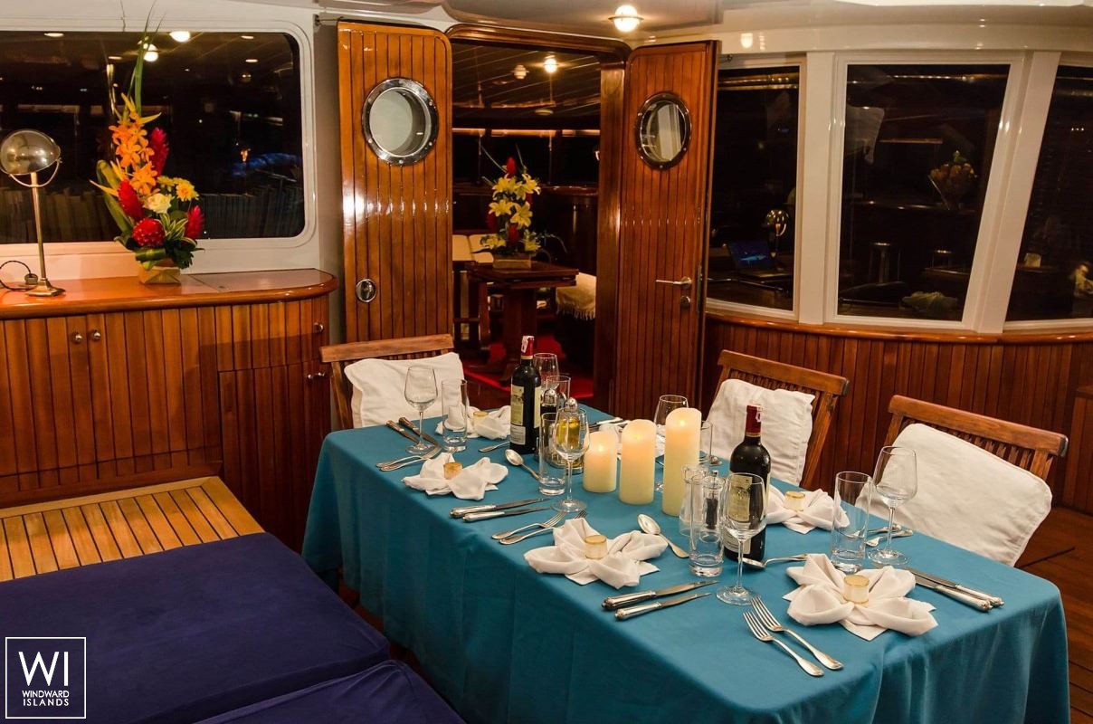 Douce France  Alu Marine Catamaran 42M Interior 17