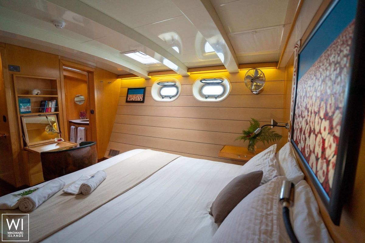 Douce France  Alu Marine Catamaran 42M Interior 11