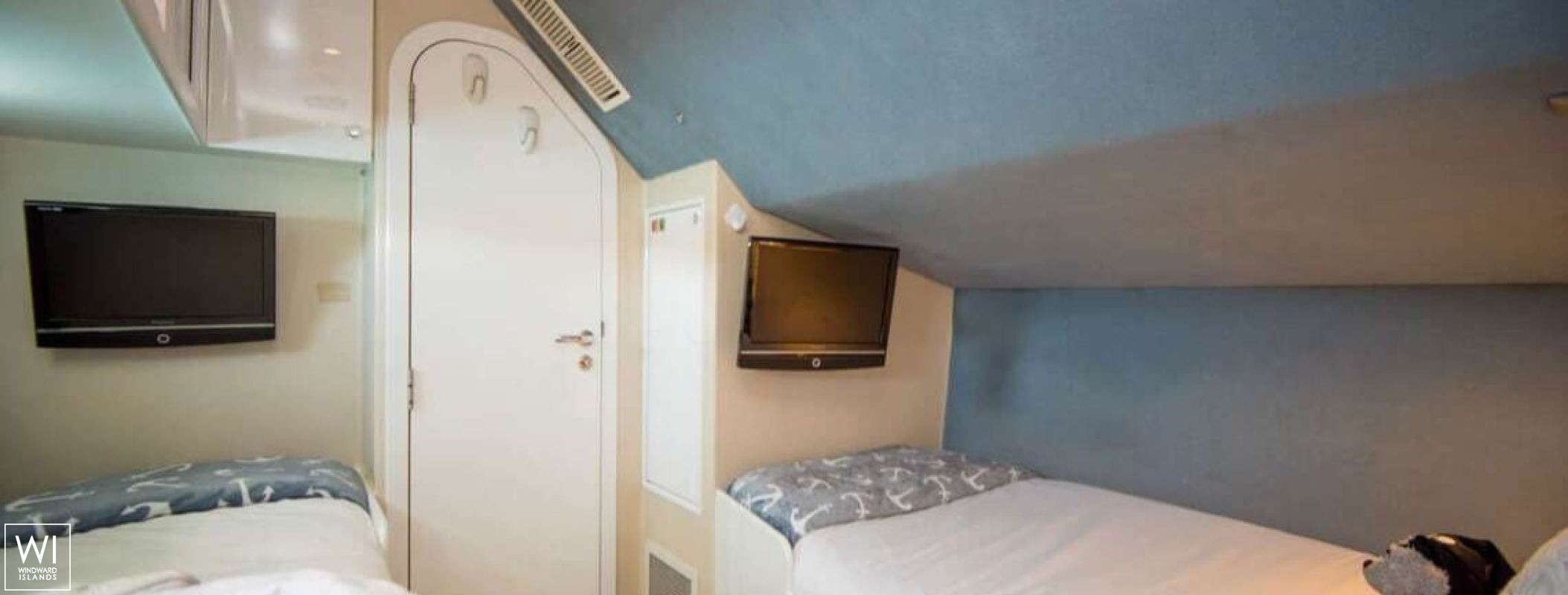 Bella Vita (ex Necker Belle) CMN Catamaran 32M Interior 1