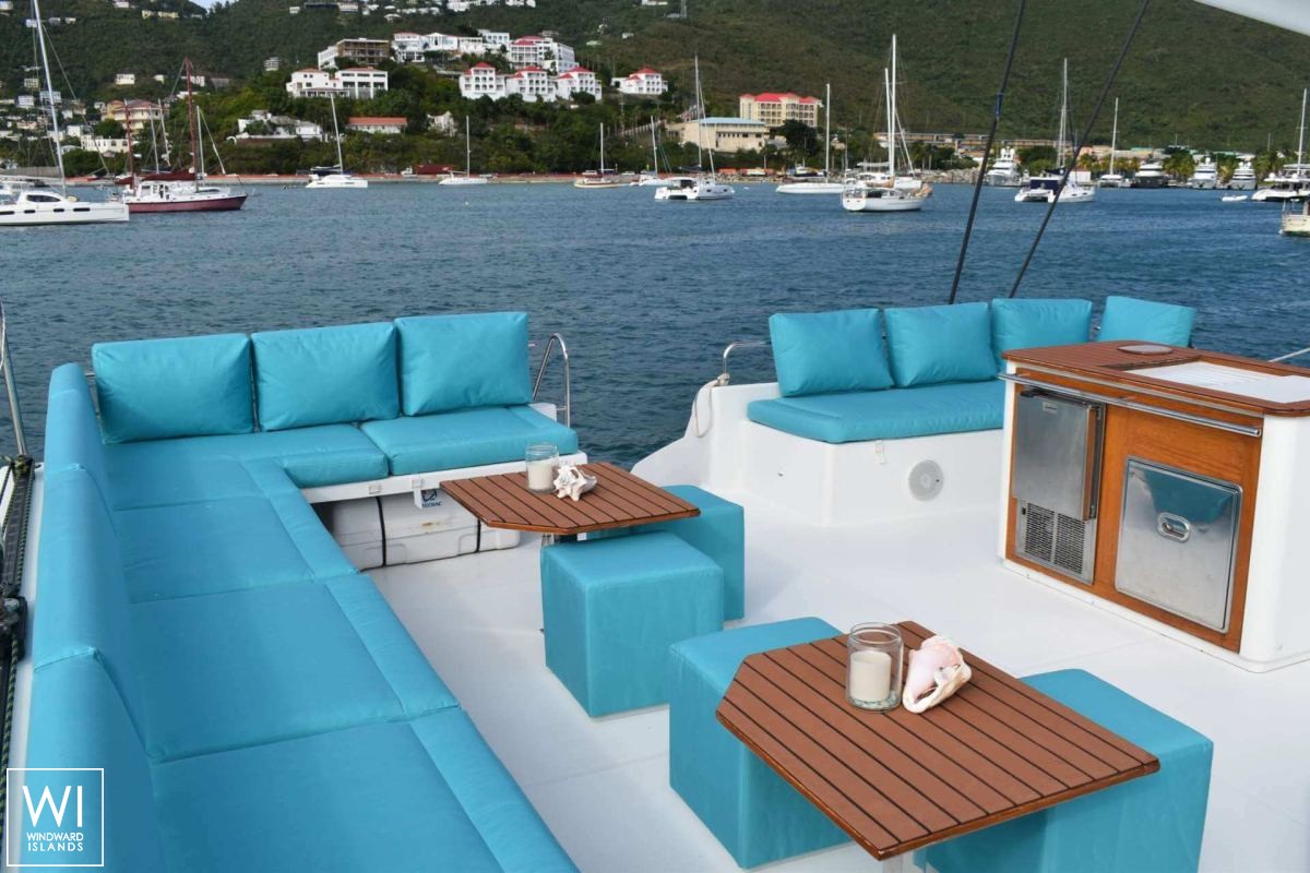 LIR  Fountaine Pajot Victoria 67' Exterior 11