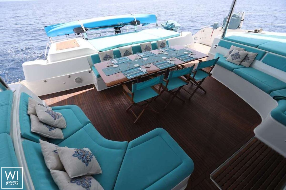 LIR  Fountaine Pajot Victoria 67' Exterior 8