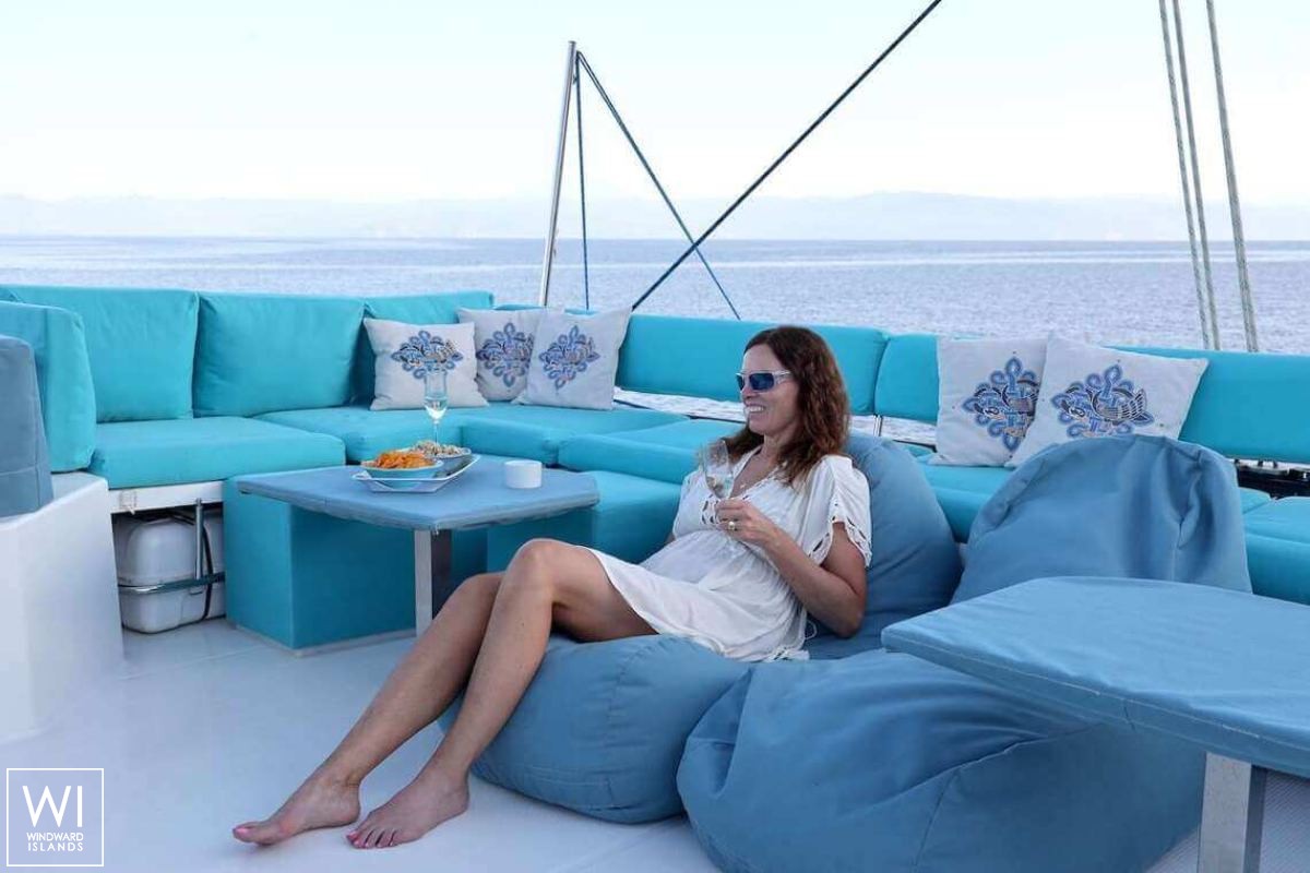 LIR  Fountaine Pajot Victoria 67' Exterior 3