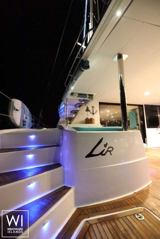 LIR  Fountaine Pajot Victoria 67' Exterior 6