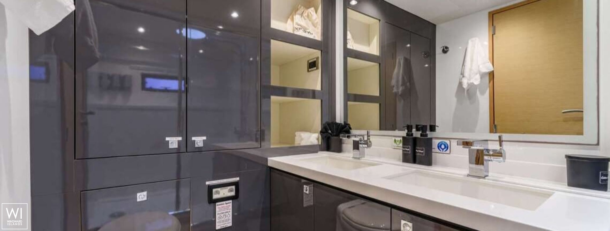 SOME KIND OF WONDERFUL  Fountaine Pajot Victoria 67' Interior 1