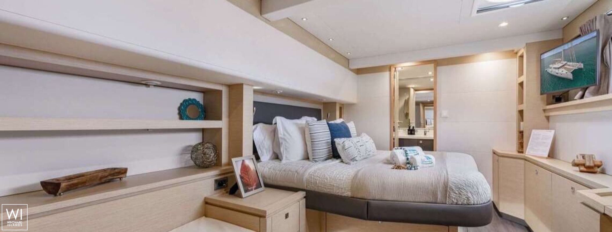 SOME KIND OF WONDERFUL  Fountaine Pajot Victoria 67' Interior 1