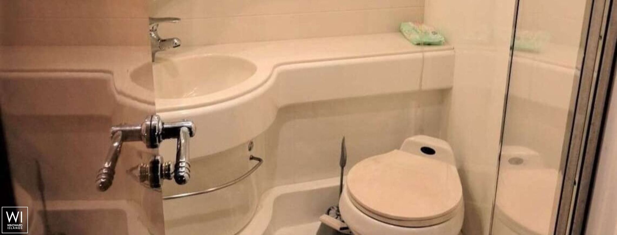 ORION (ex ORION) Baia Yachts Azzura 63' Interior 17