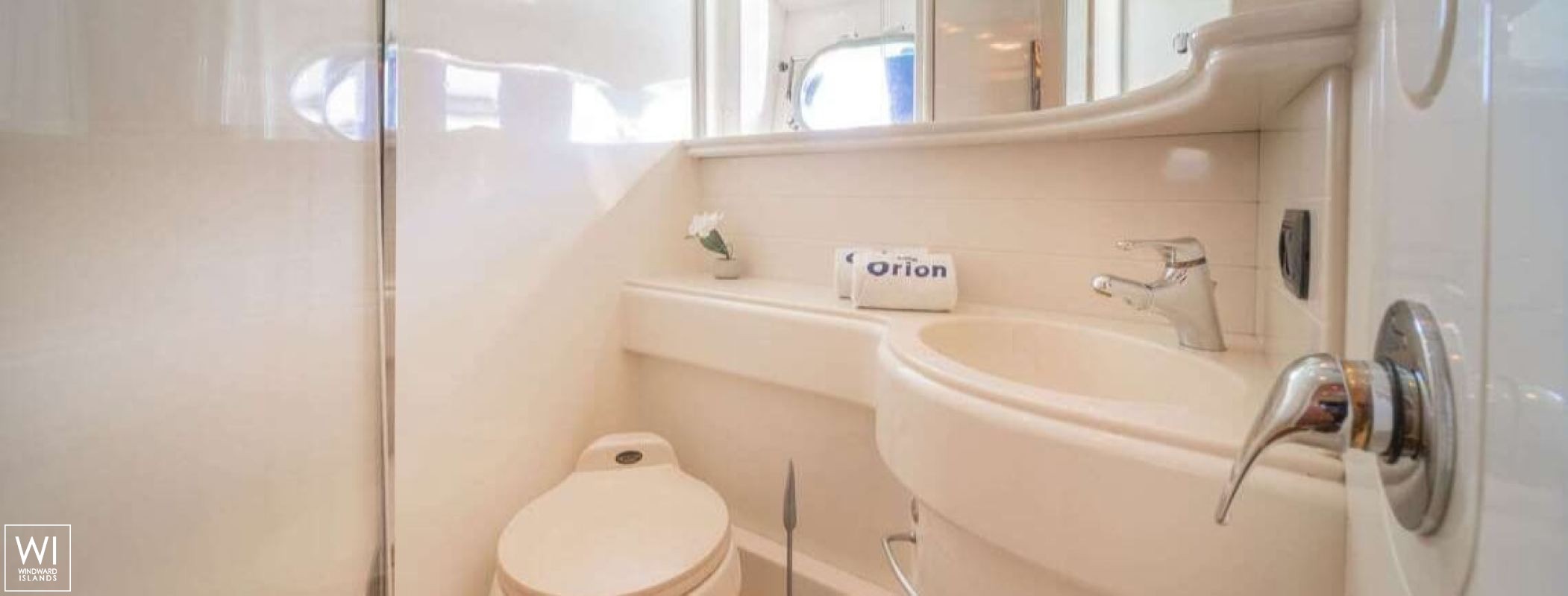 ORION (ex ORION) Baia Yachts Azzura 63' Interior 18