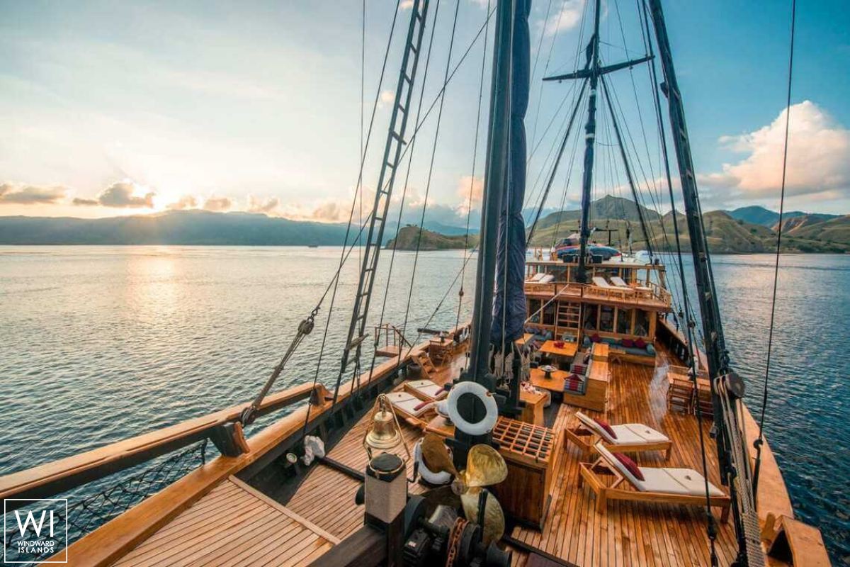 Silolona  Konjo Schooner 50M Exterior 3