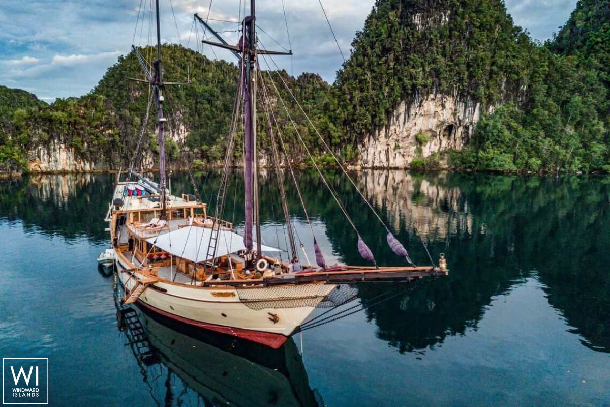 Silolona  Konjo Schooner 50M Exterior 1