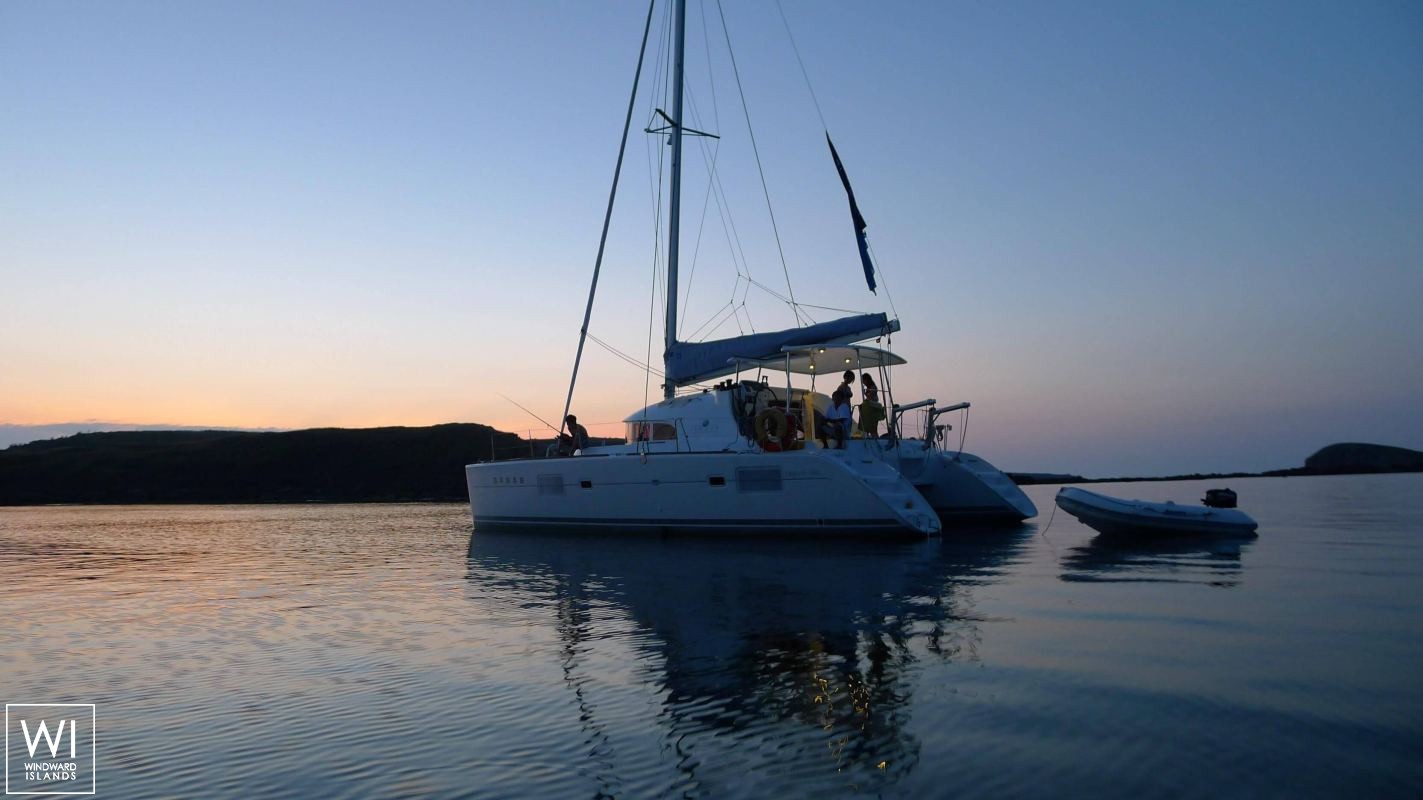 Lagoon 380 Lagoon Catamaran Exterior 3