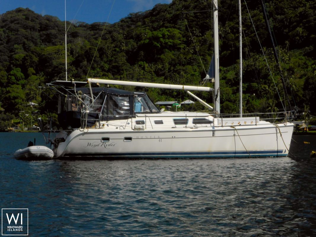 Hunter 41DS Hunter Yachts Exterior 2