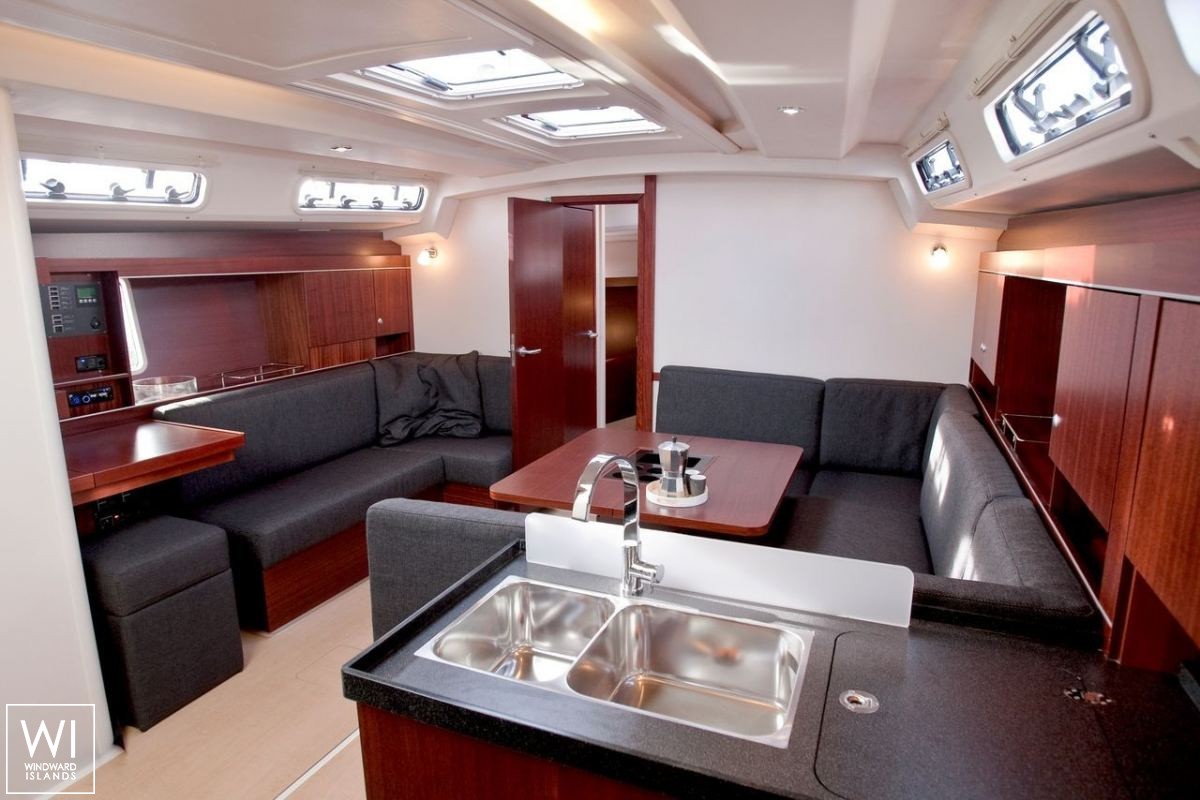 Daydream  Hanse Yachts Hanse 445 Interior 1