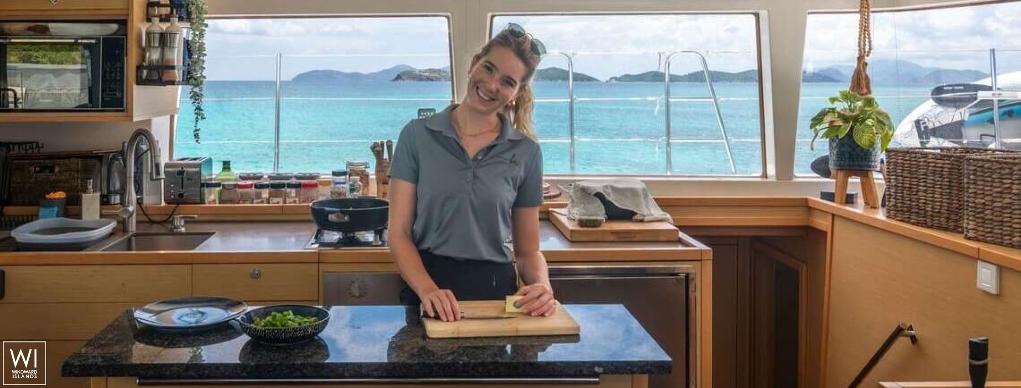 BLUEWINDS (ex Playtime) Lagoon Catamaran Lagoon 560 Interior 16