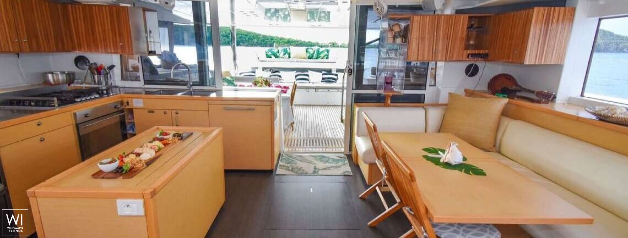 ALTESSE  Lagoon Catamaran Lagoon 560 Interior 11