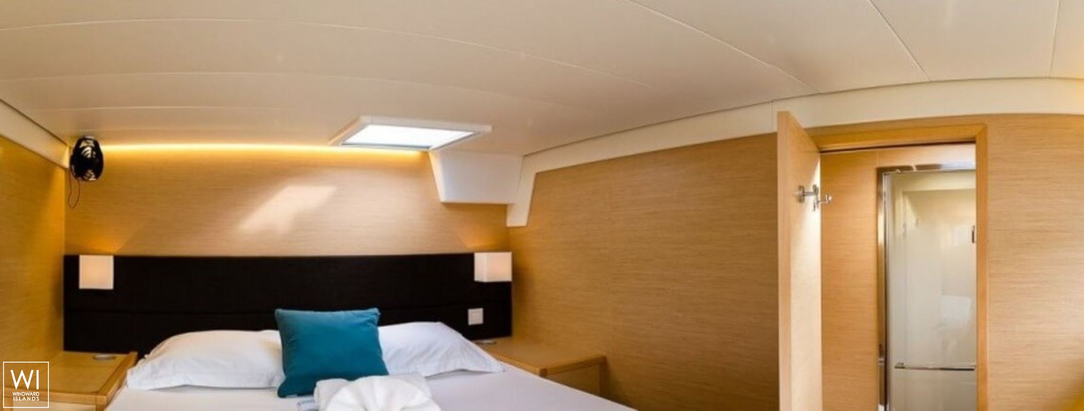 Diva  Lagoon Catamaran Lagoon 560 Interior 3