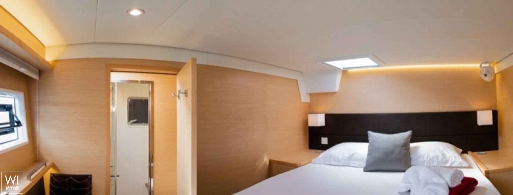 Diva  Lagoon Catamaran Lagoon 560 Interior 0