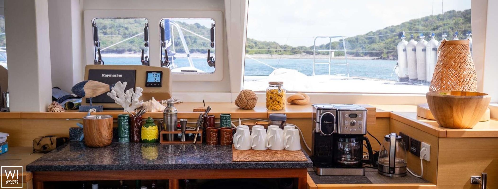 BLUEWINDS (ex Playtime) Lagoon Catamaran Lagoon 560 Interior 15