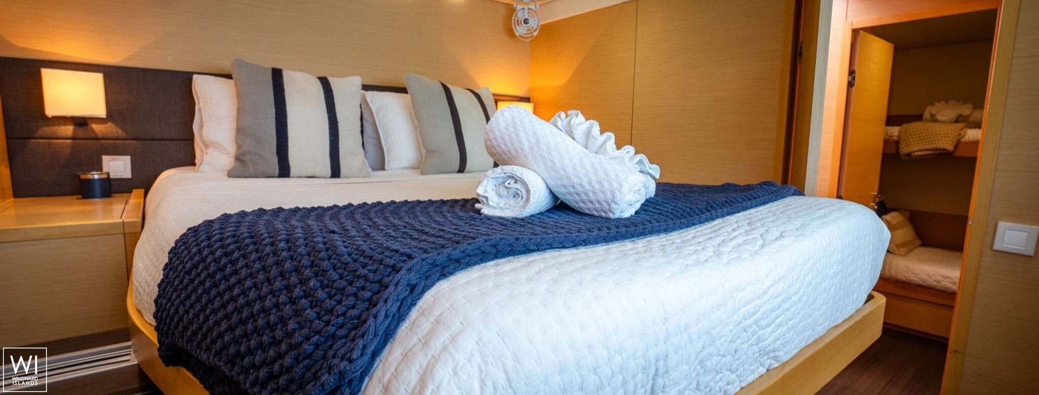 BLUEWINDS (ex Playtime) Lagoon Catamaran Lagoon 560 Interior 16