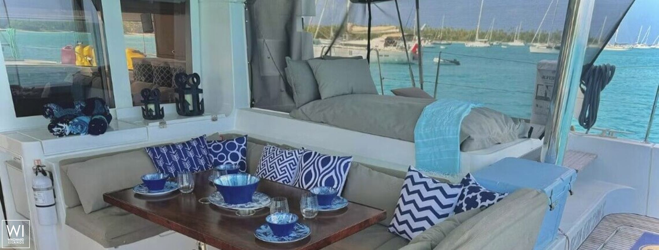 4X  Lagoon Catamaran Lagoon 560 Exterior 4