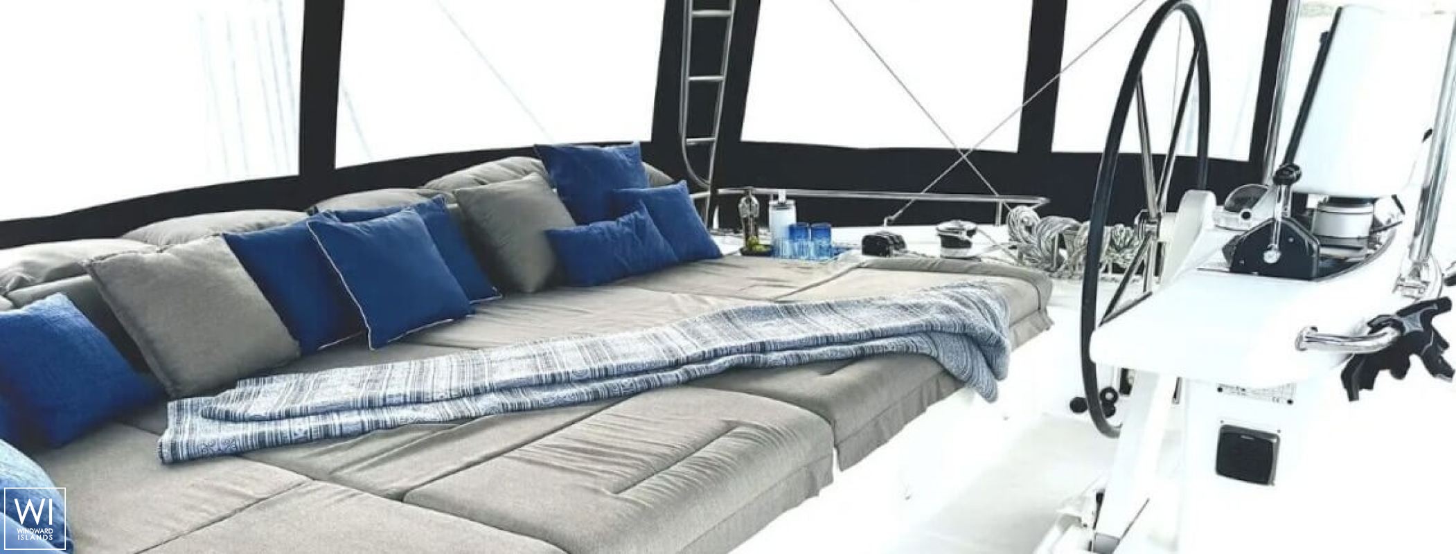 4X  Lagoon Catamaran Lagoon 560 Exterior 6