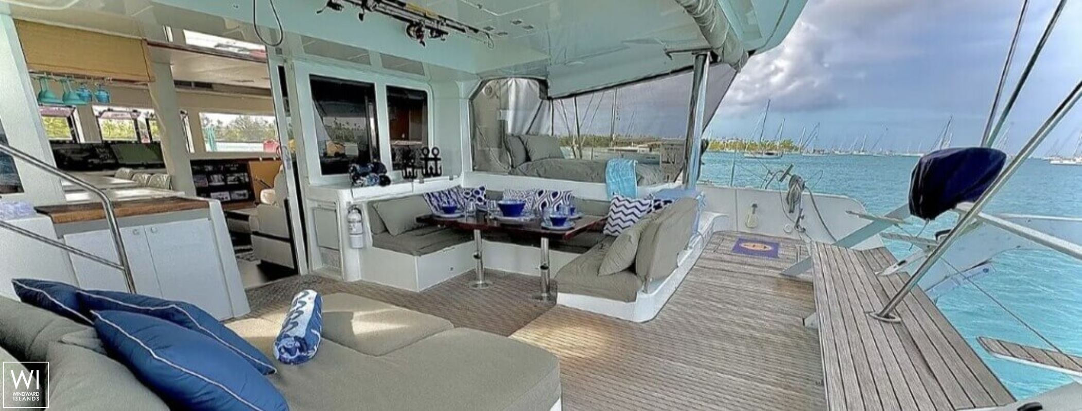 4X  Lagoon Catamaran Lagoon 560 Exterior 12