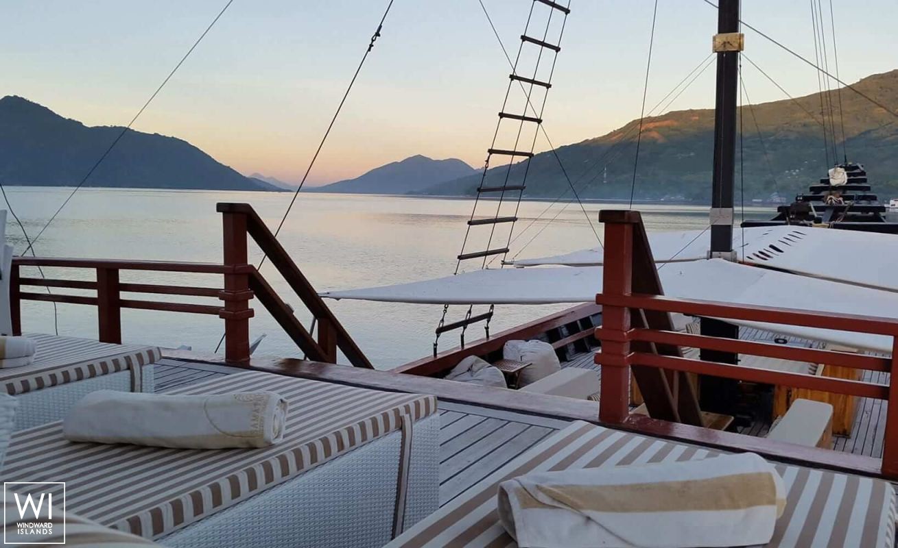 Samata   Ketch  42M Interior 13