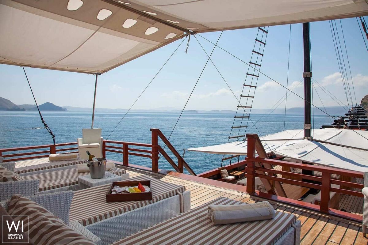 Samata   Ketch  42M Interior 16