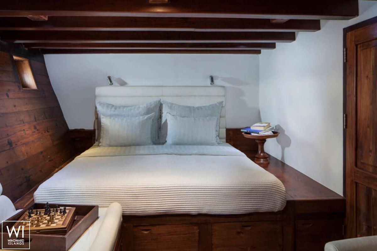 Samata   Ketch  42M Interior 8