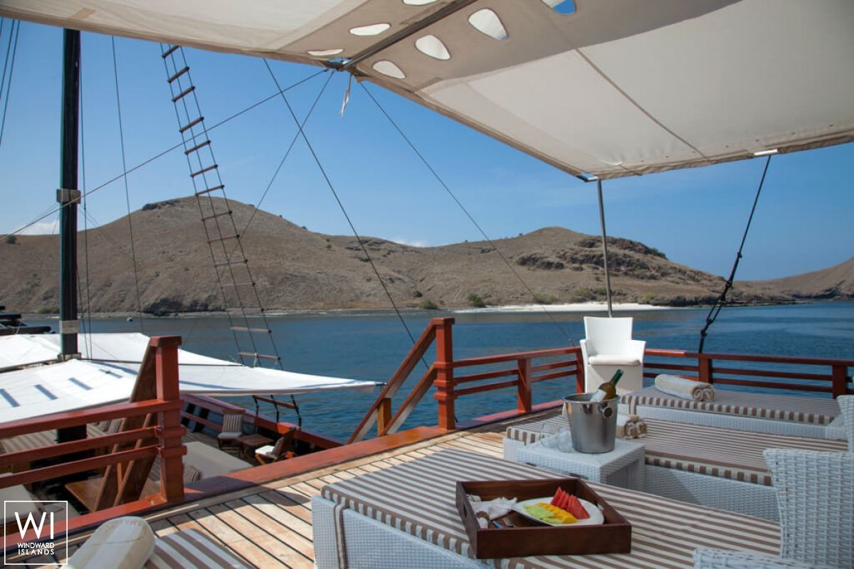 Samata   Ketch  42M Interior 20