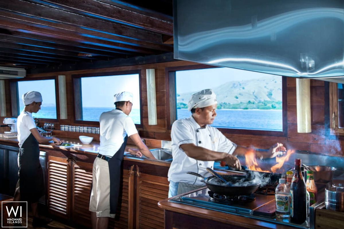 Samata   Ketch  42M Interior 21