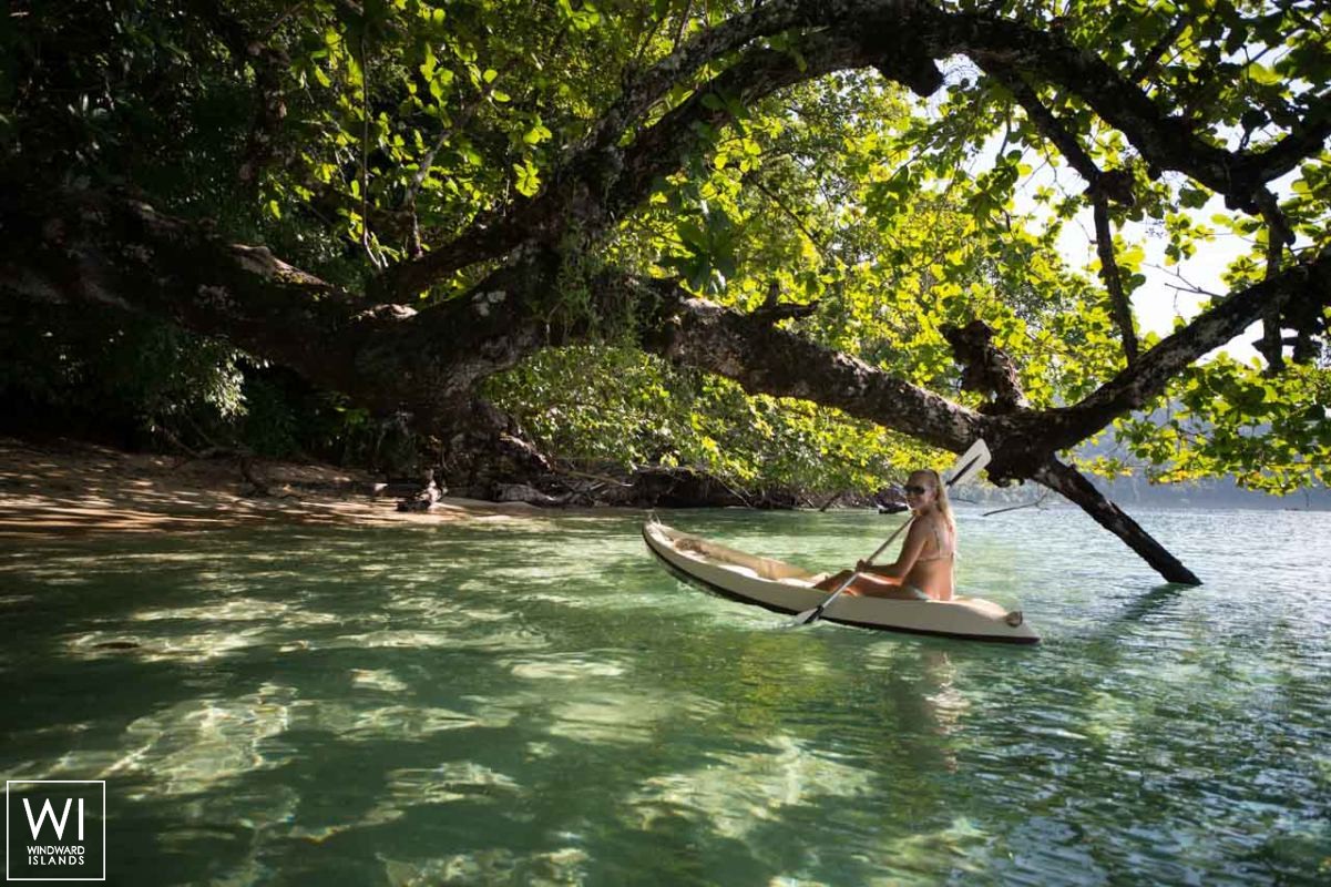 Alila Purnama   Yacht 46M Interior 7