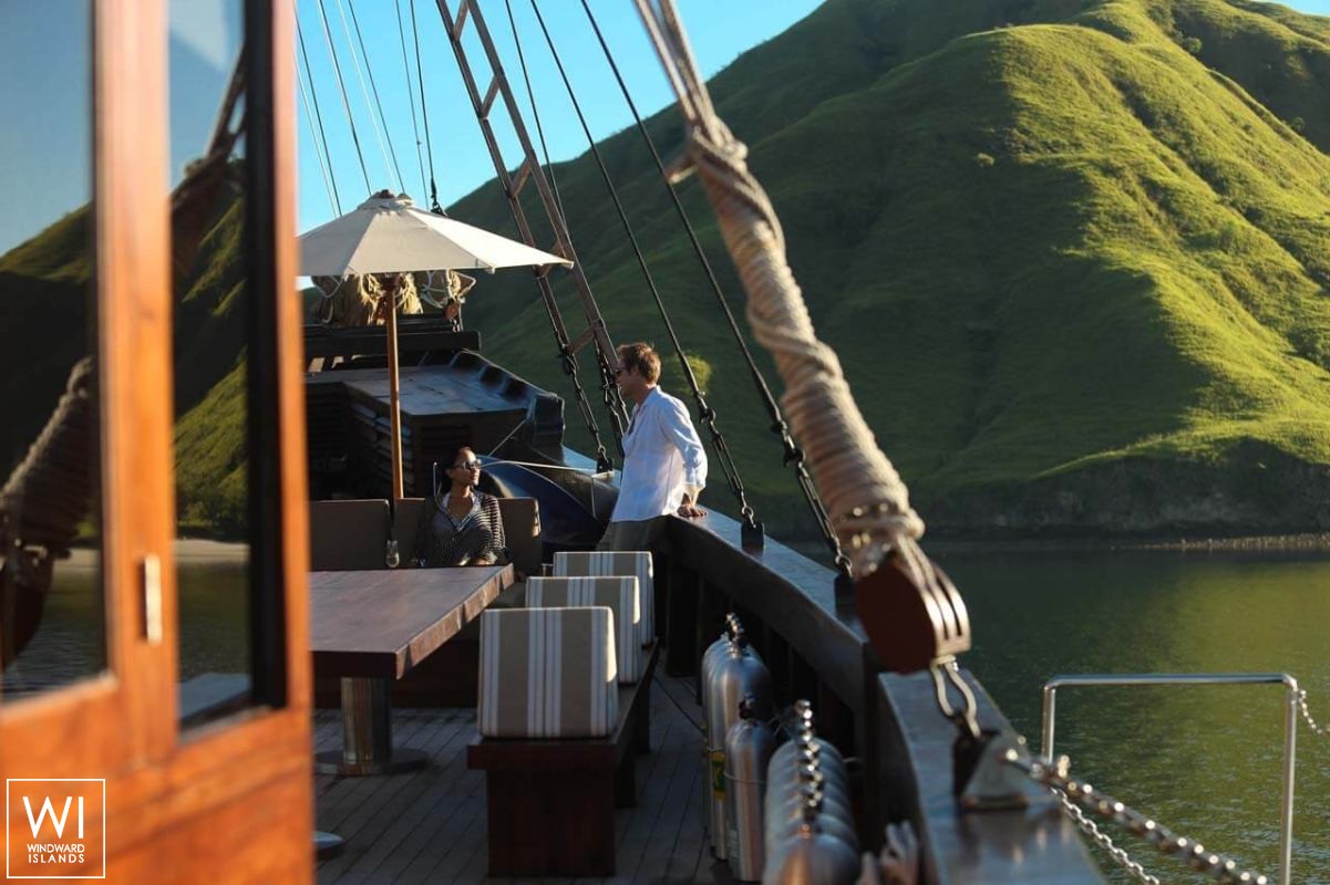 Alila Purnama   Yacht 46M Interior 13