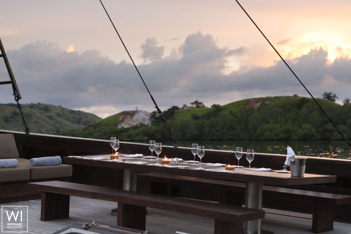 Alila Purnama   Yacht 46M Interior 16