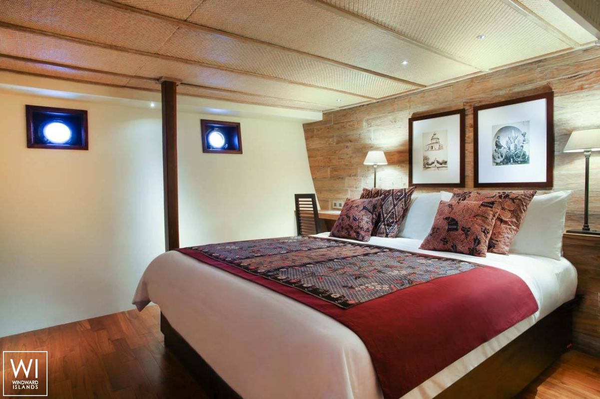 Alila Purnama   Yacht 46M Interior 6