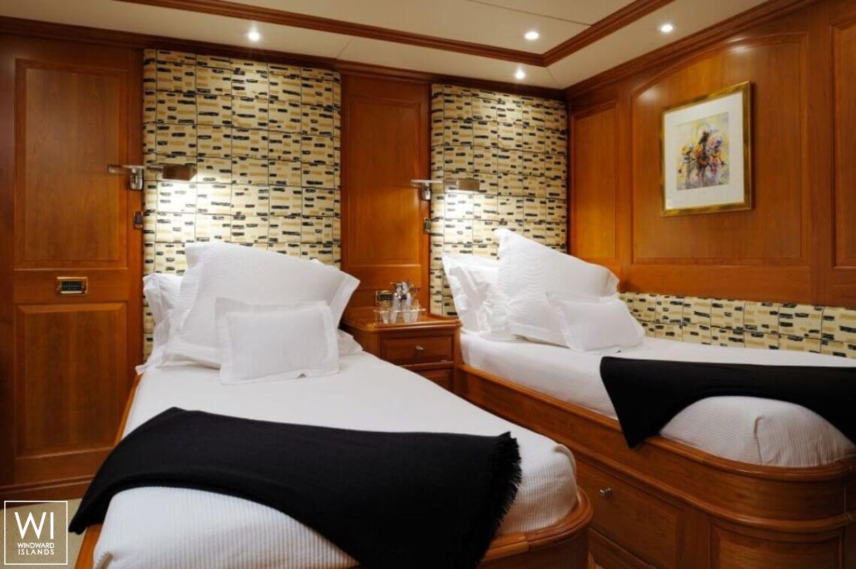 Drumbeat (ex Salperton) Alloy Yachts Sloop 53M Interior 13