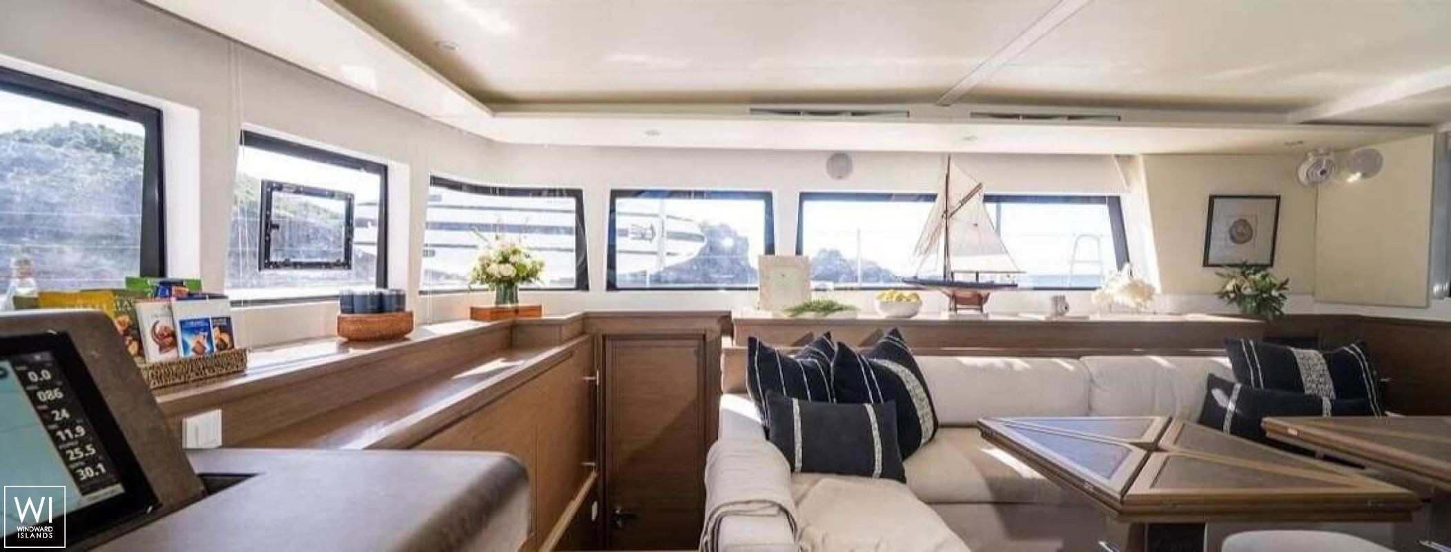 DRAGONFLY  Lagoon Catamaran Lagoon 620 Interior 20