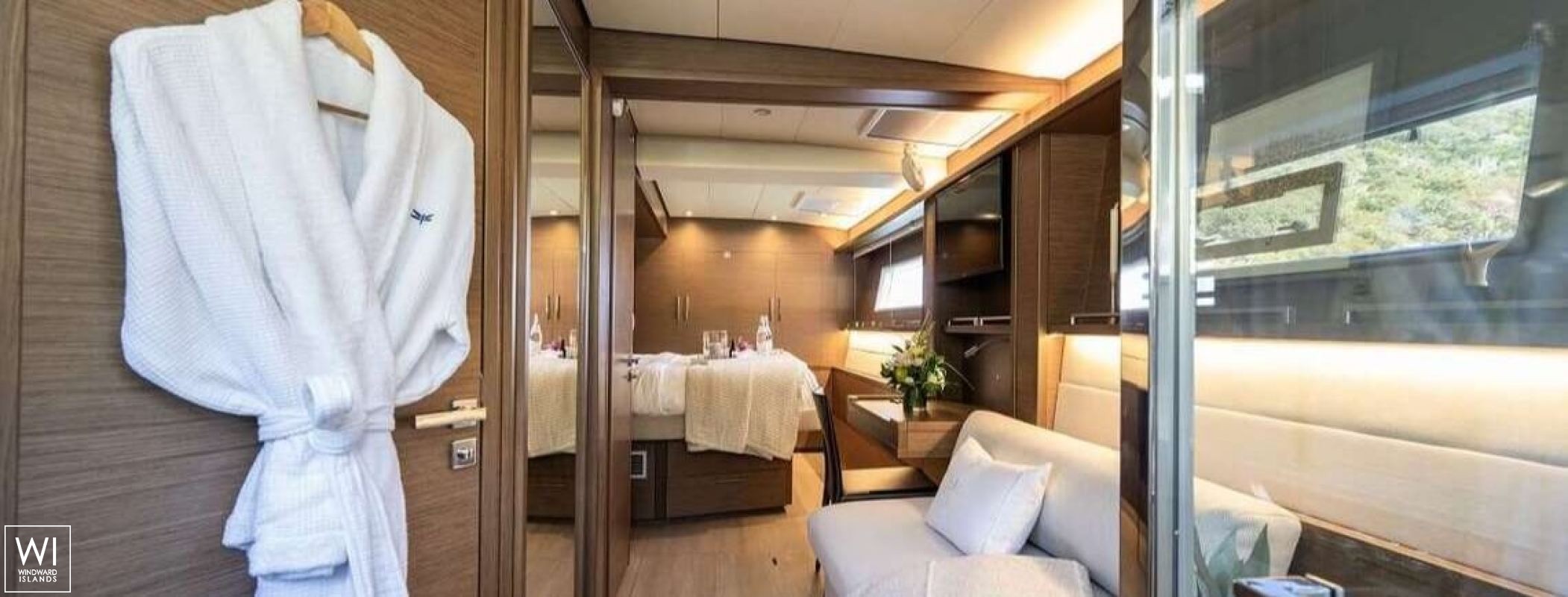 DRAGONFLY  Lagoon Catamaran Lagoon 620 Interior 16