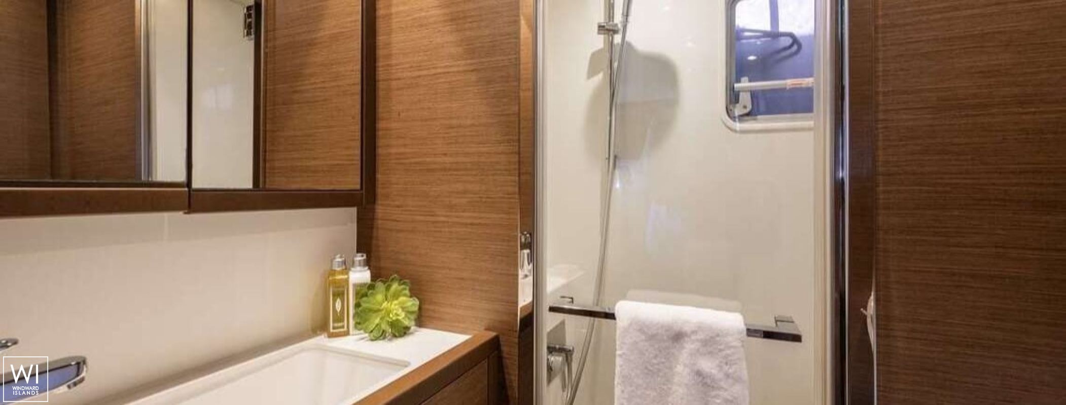 DRAGONFLY  Lagoon Catamaran Lagoon 620 Interior 13