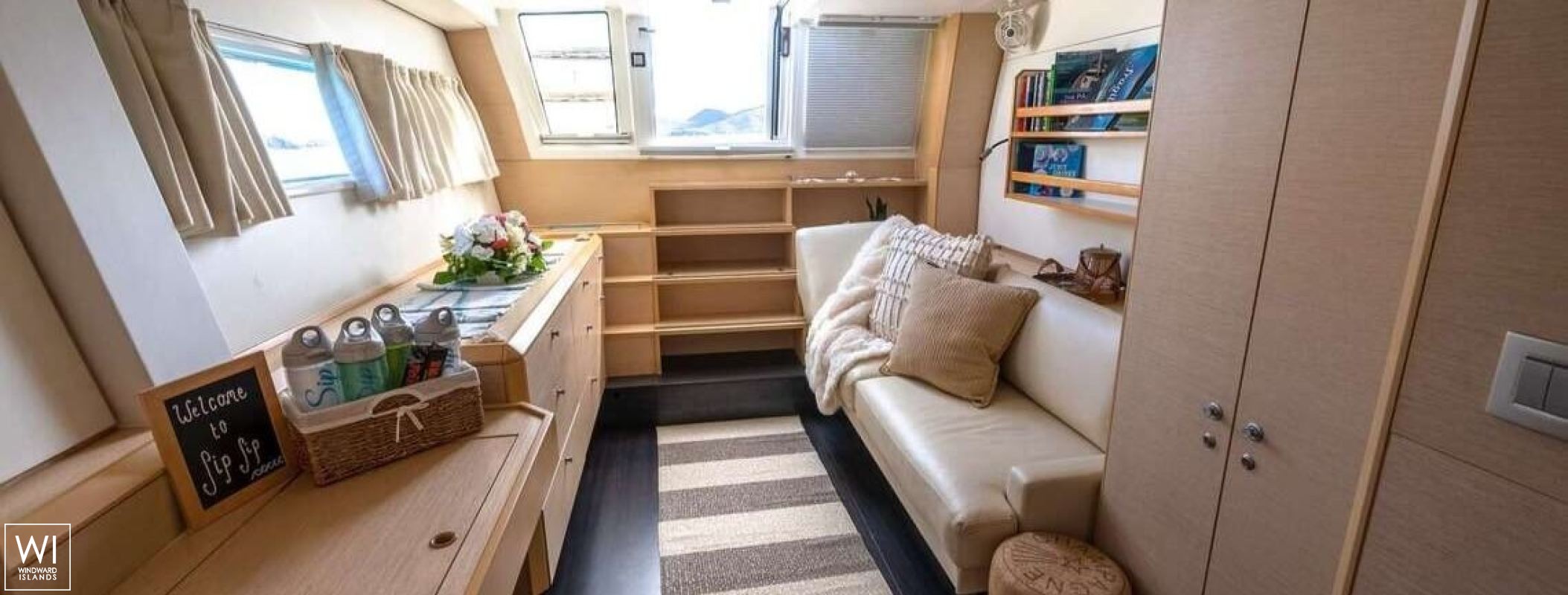 Sip Sip  Lagoon Catamaran Lagoon 620 Interior 1