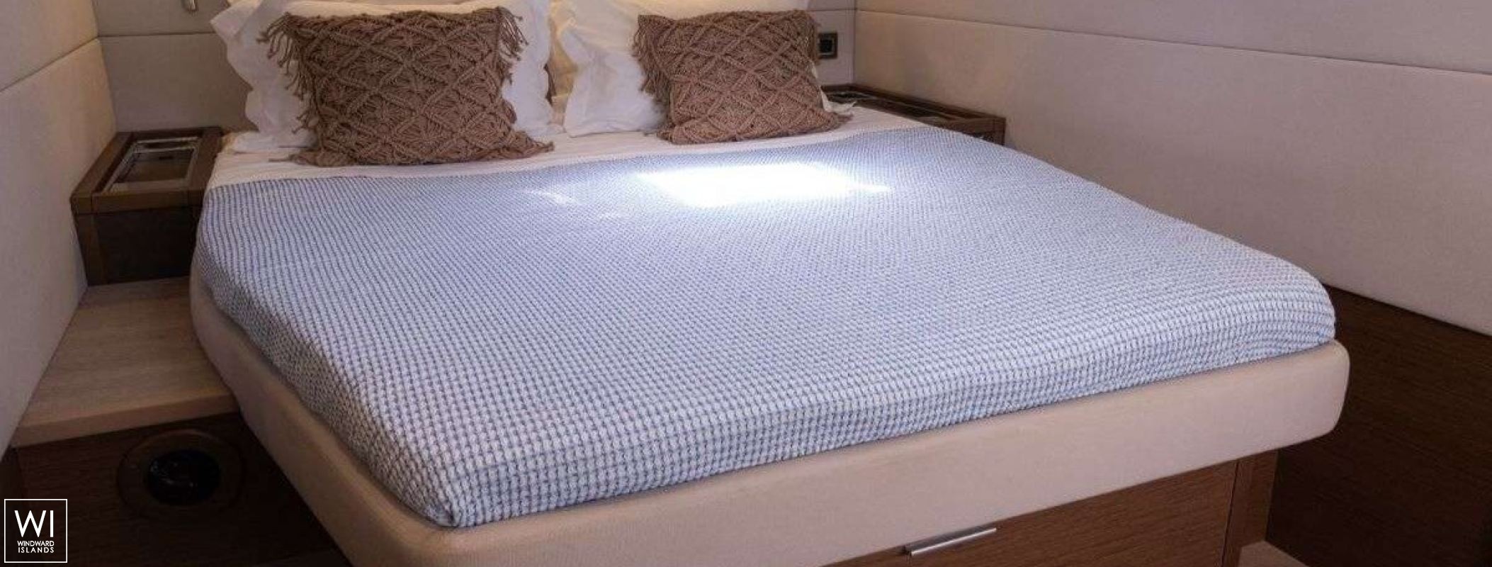 Valium 62  Lagoon Catamaran Lagoon 620 Interior 11