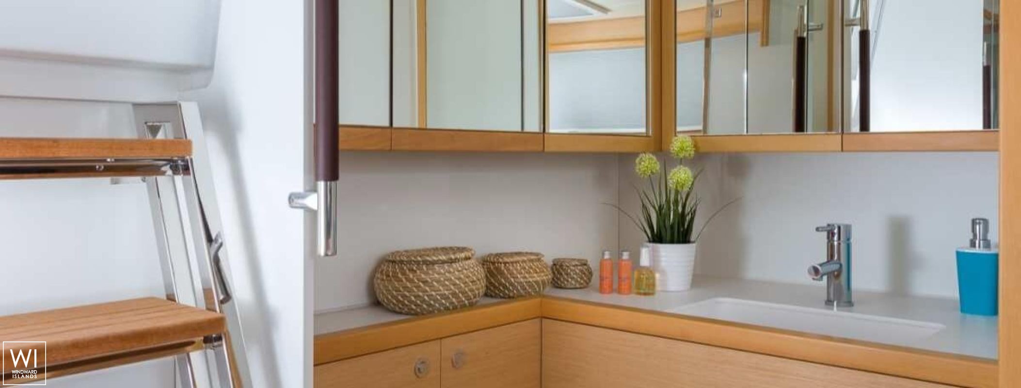 OPAL   Lagoon Catamaran Lagoon 620 Interior 1