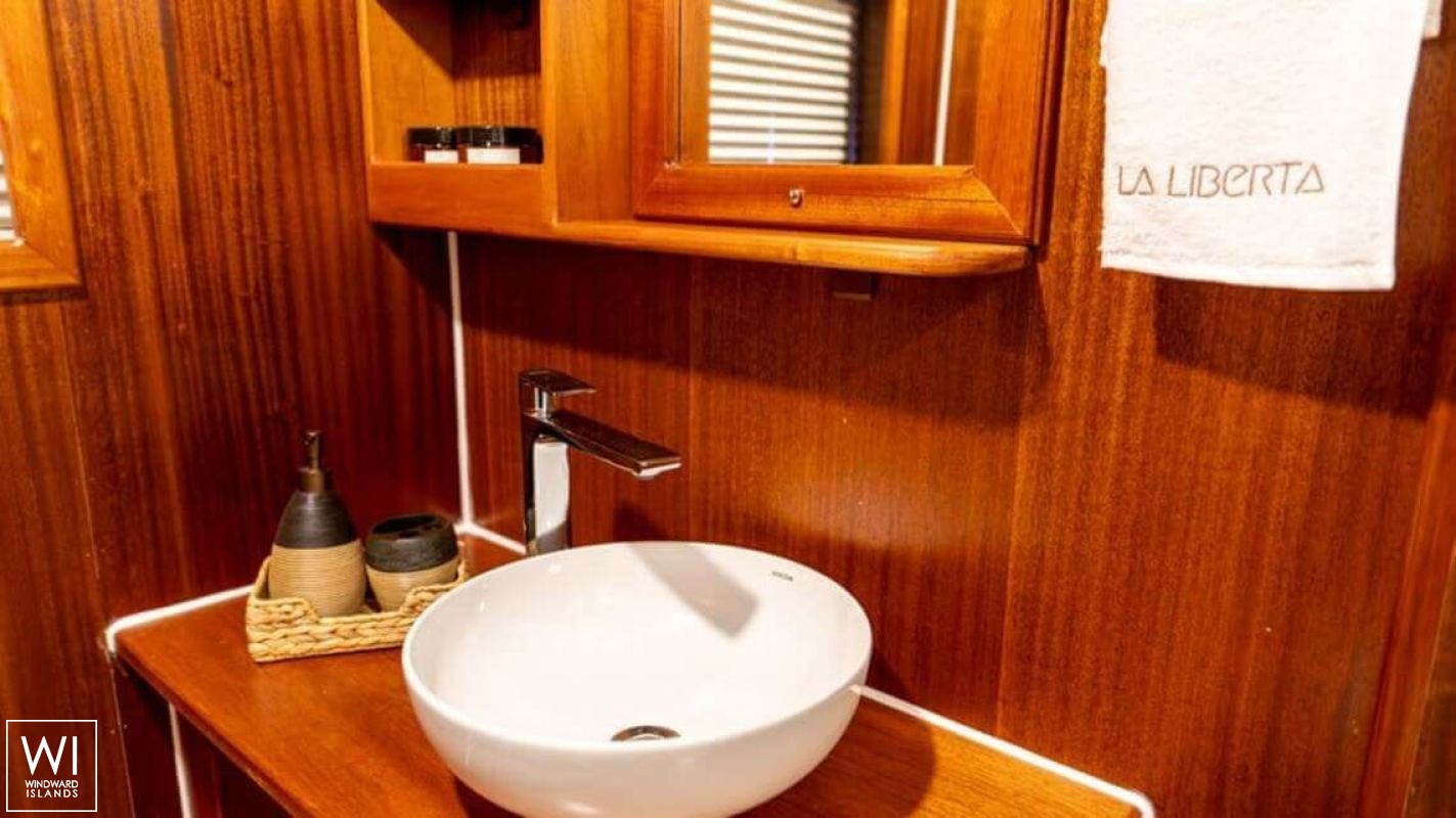 LA LIBERTA  Turkish Gulet Gulet 24M Interior 16