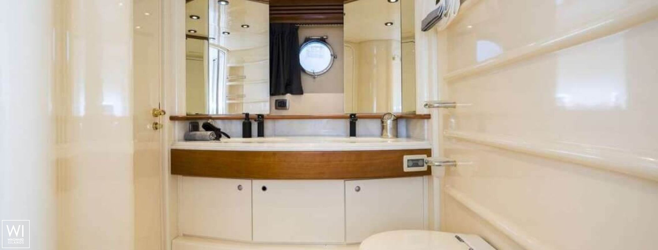 Medusa  Azimut Yachts Open 68S Interior 12
