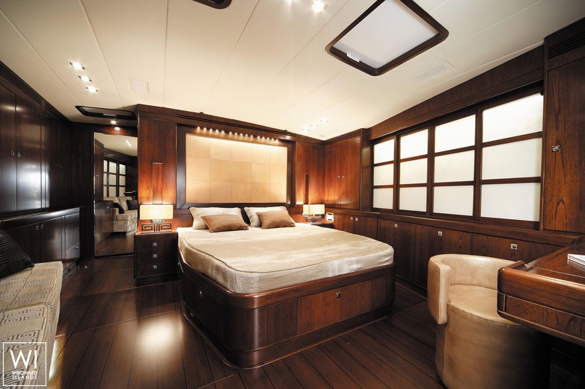 Farandwide  Southern Wind Sloop 100' Interior 5