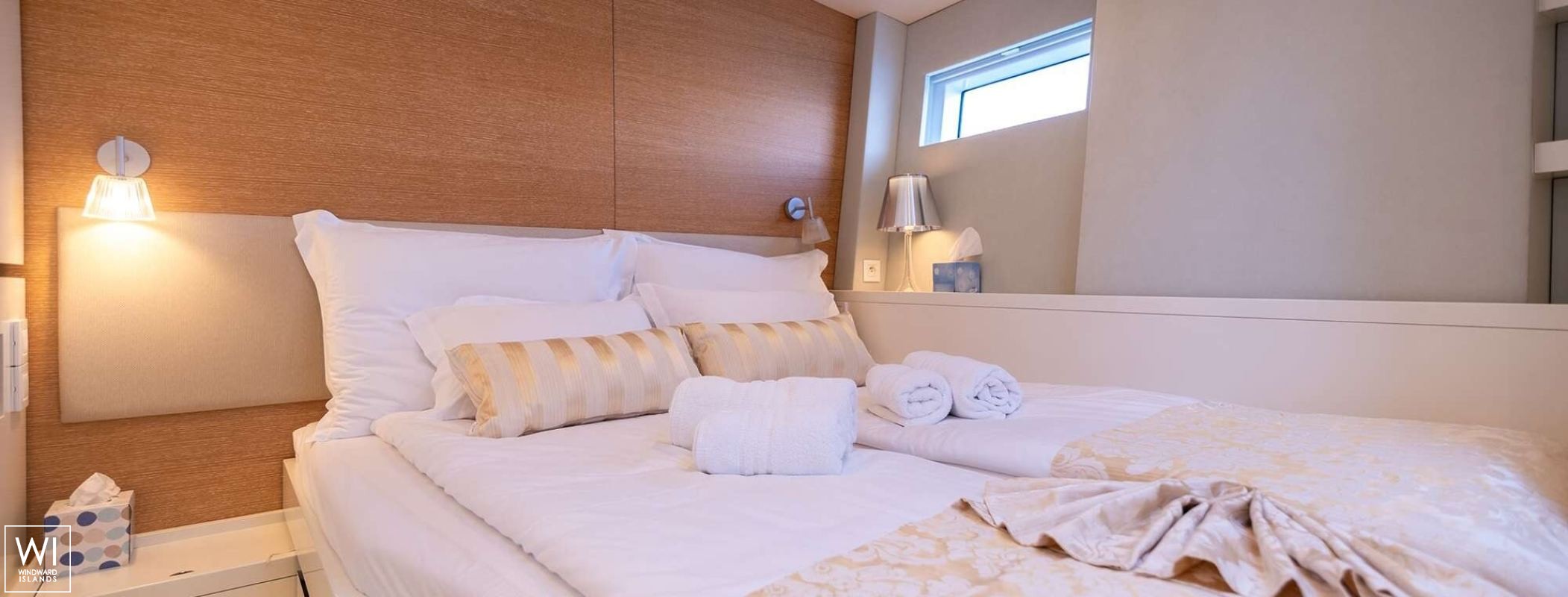 Bubbles  CNB Sloop 76' Interior 1